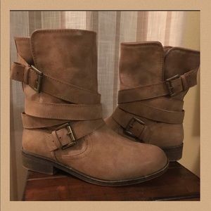 Steve Madden Billie Boots!